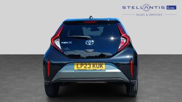 SPOTICAR Toyota Aygo 1.0 Vvt-i Edge X-shift Euro 6 (s/s) 5dr Used Car - City Car Petrol Green - Croydon - 1200610261_4