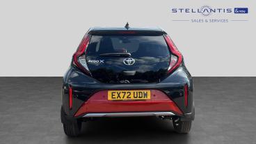 SPOTICAR Toyota Aygo 1.0 Vvt-i Exclusive X-shift Euro 6 (s/s) 5dr Used Car - City Car Petrol Red - Romford - 1200611598_4