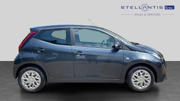 SPOTICAR Toyota Aygo 1.0 Vvt-i X-play Euro 6 5dr Used Car - City Car Petrol Grey - Hatfield - 1200614304_2