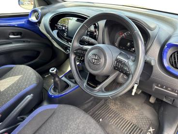 SPOTICAR Toyota Aygo 1.0 Vvt-i Edge Euro 6 (s/s) 5dr Used Car - City Car Petrol Blue - Worcester - 1200615052_3