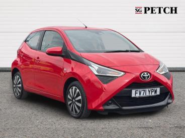 SPOTICAR Toyota Aygo 1.0 Vvt-i X-play Euro 6 (s/s) 5dr Used Car - City Car Petrol Red - Darlington - 1200616075_1