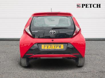 SPOTICAR Toyota Aygo 1.0 Vvt-i X-play Euro 6 (s/s) 5dr Used Car - City Car Petrol Red - Darlington - 1200616075_4