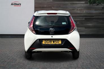 SPOTICAR Toyota Aygo 1.0 Vvt-i X-play X-shift Euro 6 5dr Used Car - City Car Petrol White - Wrexham - 1200619591_4