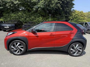 SPOTICAR Toyota Aygo 1.0 Vvt-i Edge X-shift Euro 6 (s/s) 5dr Used Car - City Car Petrol Red - Colwyn Bay - 1200620186_4