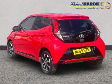 SPOTICAR Toyota Aygo 1.0 Vvt-i X-trend Euro 6 5dr Used Car - City Car Petrol Red - Wallsend - 1200622387_2