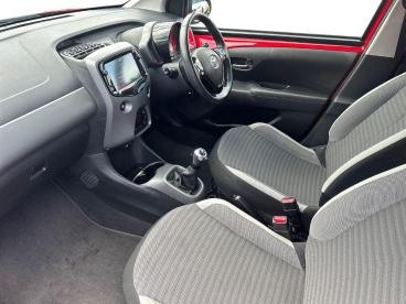 SPOTICAR Toyota Aygo 1.0 Vvt-i X-trend Euro 6 5dr Used Car - City Car Petrol Red - Wallsend - 1200622387_3