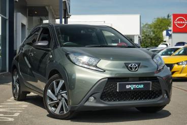 SPOTICAR Toyota Aygo 1.0 Vvt-i Edge Euro 6 (s/s) 5dr Used Car - City Car Petrol Green - Leamington - 1200623489_1