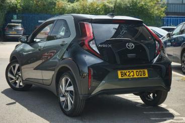 SPOTICAR Toyota Aygo 1.0 Vvt-i Edge Euro 6 (s/s) 5dr Used Car - City Car Petrol Green - Leamington - 1200623489_2