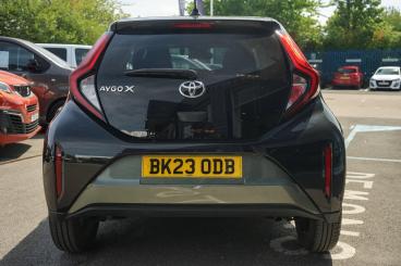 SPOTICAR Toyota Aygo 1.0 Vvt-i Edge Euro 6 (s/s) 5dr Used Car - City Car Petrol Green - Leamington - 1200623489_4