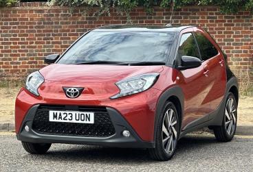 SPOTICAR Toyota Aygo 1.0 Vvt-i Edge Euro 6 (s/s) 5dr Used Car - City Car Petrol Red - Hemel Hempstead - 1200623810_4