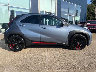SPOTICAR Toyota Aygo 1.0 Vvt-i Undercover X-shift Euro 6 (s/s) 5dr Used Car - City Car Petrol Grey - Kettering - 1200625237_2