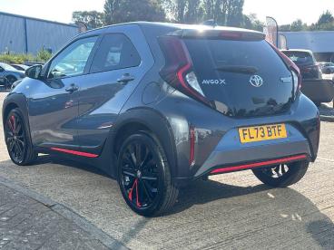 SPOTICAR Toyota Aygo 1.0 Vvt-i Undercover X-shift Euro 6 (s/s) 5dr Used Car - City Car Petrol Grey - Kettering - 1200625237_5