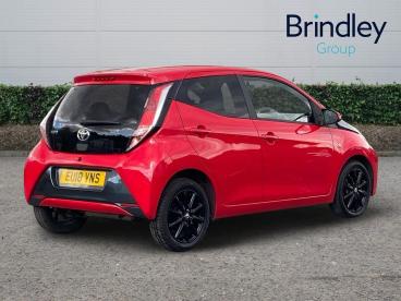 SPOTICAR Toyota Aygo 1.0 Vvt-i X-style X-shift Euro 6 5dr Used Car - City Car Petrol Red - Cannock - 1200626321_4