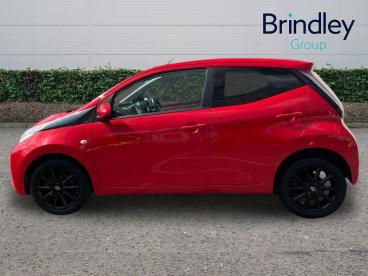 SPOTICAR Toyota Aygo 1.0 Vvt-i X-style X-shift Euro 6 5dr Used Car - City Car Petrol Red - Cannock - 1200626321_5