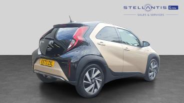 SPOTICAR Toyota Aygo 1.0 Vvt-i Exclusive X-shift Euro 6 (s/s) 5dr Used Car - City Car Petrol Beige - Romford - 1200627553_3