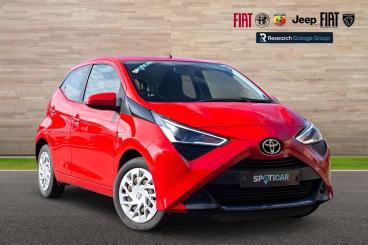 SPOTICAR Toyota Aygo 1.0 Vvt-i X-play Euro 6 5dr Used Car - City Car Petrol Red - Nuneaton - 1200628442_1