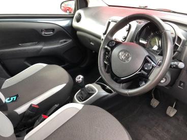 SPOTICAR Toyota Aygo 1.0 Vvt-i X-play Euro 6 5dr Used Car - City Car Petrol Grey - Merthyr Tydfil - 1200632523_3
