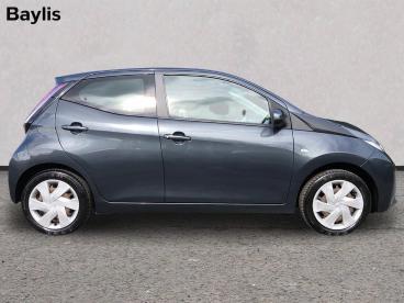 SPOTICAR Toyota Aygo 1.0 Vvt-i X-play Euro 6 5dr Used Car - City Car Petrol Grey - Merthyr Tydfil - 1200632523_5