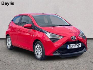 SPOTICAR Toyota Aygo 1.0 Vvt-i X-play Euro 6 5dr Used Car - City Car Petrol Red - Stroud - 1200632886_1