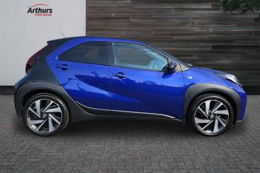 SPOTICAR Toyota Aygo 1.0 Vvt-i Exclusive Euro 6 (s/s) 5dr Used Car - City Car Petrol Blue - Newtown - 1200633303_2