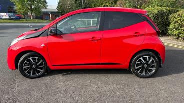 SPOTICAR Toyota Aygo 1.0 Vvt-i X-trend Euro 6 (s/s) 5dr Used Car - City Car Petrol Red - Crewe - 1200639216_5