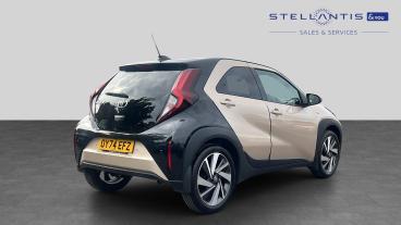 SPOTICAR Toyota Aygo 1.0 Vvt-i Edge X-shift Euro 6 (s/s) 5dr Used Car - City Car Petrol Beige - Stockport - 1200639287_3