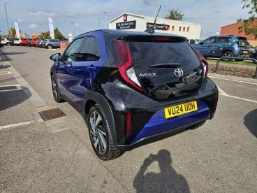 SPOTICAR Toyota Aygo 1.0 Vvt-i Edge Euro 6 (s/s) 5dr Used Car - City Car Petrol Blue - Cheltenham - 1200639319_3