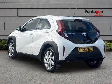 SPOTICAR Toyota Aygo 1.0 Vvt-i Pure X-shift Euro 6 (s/s) 5dr Used Car - City Car Petrol White - Derby - 1200641138_2