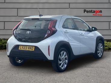 SPOTICAR Toyota Aygo 1.0 Vvt-i Pure X-shift Euro 6 (s/s) 5dr Used Car - City Car Petrol White - Derby - 1200641138_4