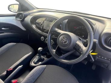 SPOTICAR Toyota Aygo 1.0 Vvt-i Pure X-shift Euro 6 (s/s) 5dr Used Car - City Car Petrol White - Derby - 1200641138_5
