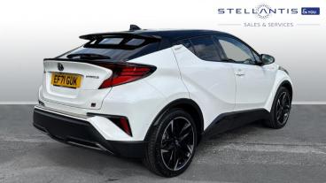 SPOTICAR Toyota C-hr 1.8 Vvt-h Gr Sport Cvt Euro 6 (s/s) 5dr Used Car - Suv Hybrid White - Nottingham - 1200538181_3