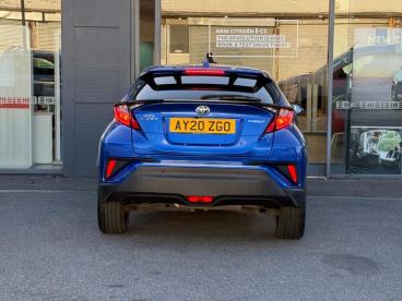 SPOTICAR Toyota C-hr 1.8 Vvt-h Design Cvt Euro 6 (s/s) 5dr Used Car - Suv Hybrid Blue - Watford - 1200548887_4