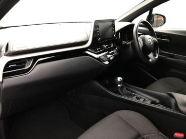 SPOTICAR Toyota C-hr 1.8 Vvt-h Icon Cvt Euro 6 (s/s) 5dr Used Car - Suv Hybrid White - Bangor - 1200549169_5