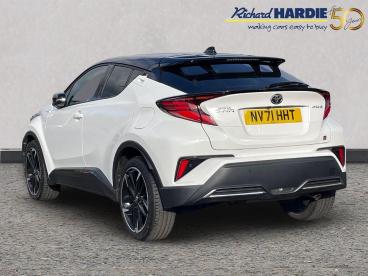 SPOTICAR Toyota C-hr 1.8 Vvt-h Gr Sport Cvt Euro 6 (s/s) 5dr Used Car - Suv Hybrid White - Ashington - 1200551866_2