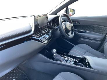 SPOTICAR Toyota C-hr 1.8 Vvt-h Gr Sport Cvt Euro 6 (s/s) 5dr Used Car - Suv Hybrid White - Ashington - 1200551866_3