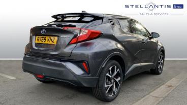 SPOTICAR Toyota C-hr 1.8 Vvt-h Design Cvt Euro 6 (s/s) 5dr Used Car - Suv Hybrid Blue - Walton On Thames - 1200553942_3