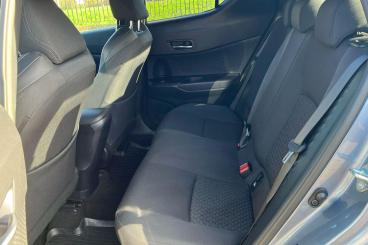 SPOTICAR Toyota C-hr 2.0 Vvt-h Design Cvt Euro 6 (s/s) 5dr Used Car - Suv Hybrid Grey - Rochester - 1200559549_5