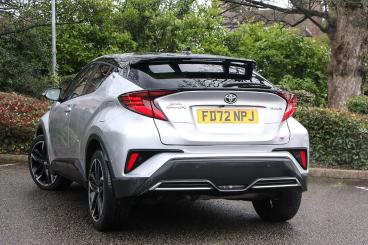 SPOTICAR Toyota C-hr 1.8 Vvt-h Gr Sport Cvt Euro 6 (s/s) 5dr Used Car - Suv Hybrid Silver - Lichfield - 1200574579_3