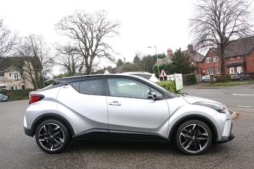 SPOTICAR Toyota C-hr 1.8 Vvt-h Gr Sport Cvt Euro 6 (s/s) 5dr Used Car - Suv Hybrid Silver - Lichfield - 1200574579_5