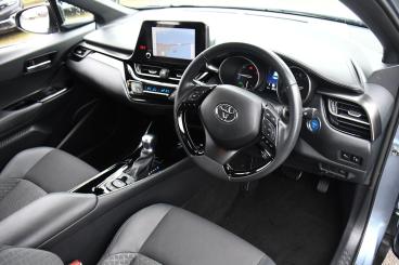 SPOTICAR Toyota C-hr 1.8 Vvt-h Design Cvt Euro 6 (s/s) 5dr Used Car - Suv Hybrid Grey - Nuneaton - 1200579468_4