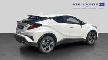 SPOTICAR Toyota C-hr 2.0 Vvt-h Design Cvt Euro 6 (s/s) 5dr Used Car - Suv Hybrid White - Salford - 1200602354_3