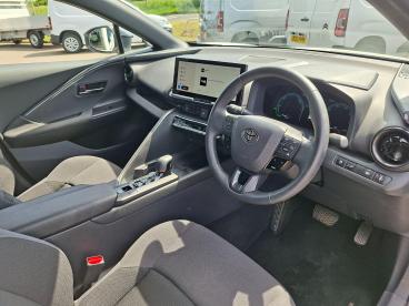 SPOTICAR Toyota C-hr 1.8 Vvt-h Design Cvt Euro 6 (s/s) 5dr Used Car - Suv Hybrid White - Boston - 1200604873_3