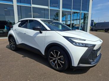 SPOTICAR Toyota C-hr 1.8 Vvt-h Design Cvt Euro 6 (s/s) 5dr Used Car - Suv Hybrid White - Boston - 1200604873_5