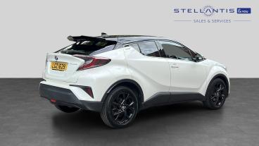 SPOTICAR Toyota C-hr 1.8 Vvt-h Dynamic Cvt Euro 6 (s/s) 5dr Used Car - Suv Hybrid White - Stockport - 1200610347_3