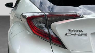 SPOTICAR Toyota C-hr 1.8 Vvt-h Dynamic Cvt Euro 6 (s/s) 5dr Used Car - Suv Hybrid White - Stockport - 1200610347_5