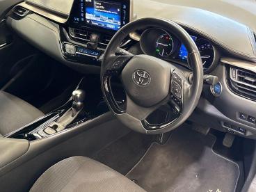 SPOTICAR Toyota C-hr 1.8 Vvt-h Design Cvt Euro 6 (s/s) 5dr Used Car - Suv Hybrid Grey - Swansea - 1200611266_3