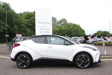 SPOTICAR Toyota C-hr 2.0 Vvt-h Gr Sport Cvt Euro 6 (s/s) 5dr Used Car - Suv Hybrid White - Walsall - 1200614562_2
