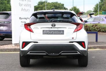 SPOTICAR Toyota C-hr 2.0 Vvt-h Gr Sport Cvt Euro 6 (s/s) 5dr Used Car - Suv Hybrid White - Walsall - 1200614562_3
