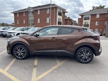 SPOTICAR Toyota C-hr 1.8 Vvt-h Excel Cvt Euro 6 (s/s) 5dr Used Car - Suv Hybrid Beige - Romford - 1200615197_4