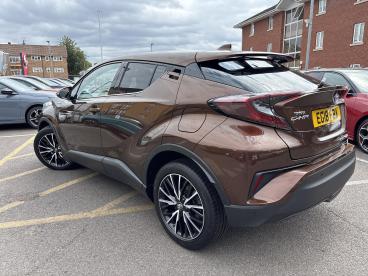 SPOTICAR Toyota C-hr 1.8 Vvt-h Excel Cvt Euro 6 (s/s) 5dr Used Car - Suv Hybrid Beige - Romford - 1200615197_5